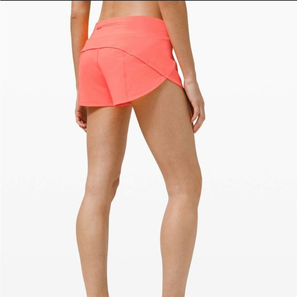 Lululemon Athletica Speed Up Shorts in Bright Pink 2.5 inseam. Size 6.